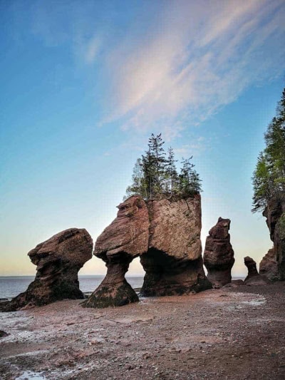 Guide to visiting Hopewell Rocks; facts, tides & night photography