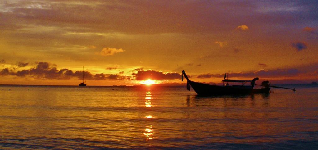 Stunning Sunsets, Railay - Intrepid Escape