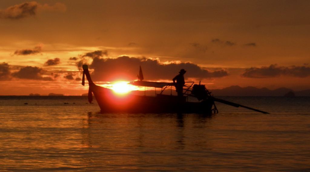 Stunning Sunsets, Railay - Intrepid Escape