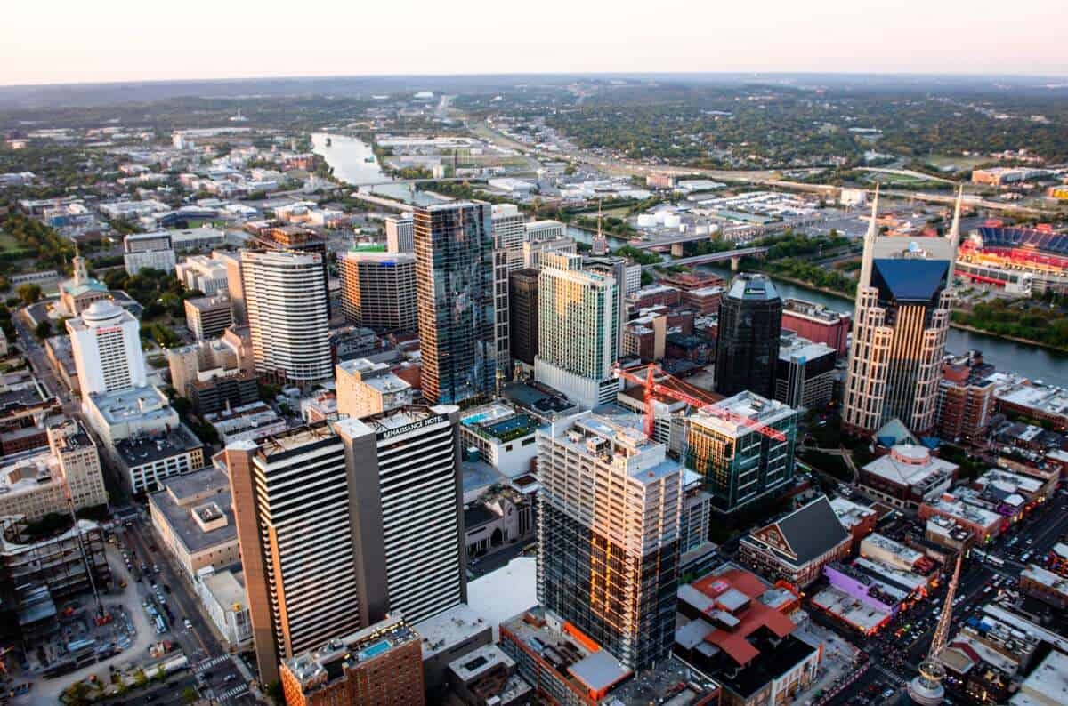Take-a-Helicopter-Tour-Over-Nashville-Downtown